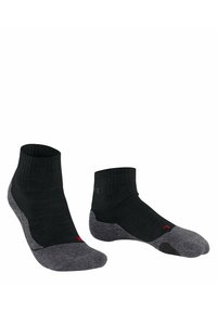 Calcetines negros hasta el tobillo con parte superior acanalada, suelas acolchadas grises y un acento rojo en el lateral. Hechos de una mezcla de materiales para mayor comodidad.