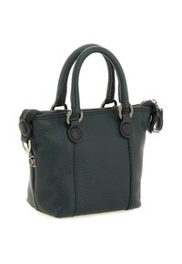 Piccola borsa a tracolla in pelle nera texture con due manici rotondi e dettagli in metallo argentato su uno sfondo bianco.