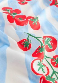 Next SQUARE - Šátek - tomato motif