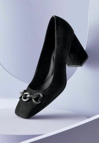 Next FOREVER COMFORT WITH MOTIONFLEX HARDWARE TRIM SQUARE TOE COURT - Classic heels - black
