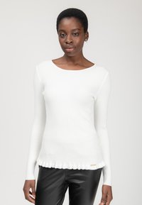 INFLUENCER RUCHED HEM - Strickpullover - milk