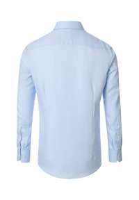 Lichtblauwe lange mouwen shirt met een standaard kraag, knoopmanchetten en een gladde, geweven textuur. De achterkant heeft een strakke, getailleerde uitstraling.