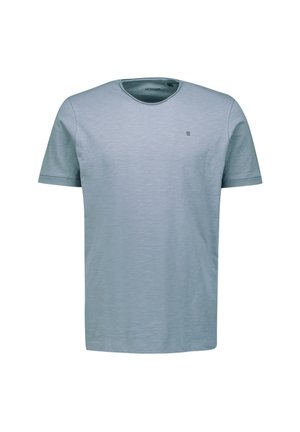 Hellblaues T-Shirt mit kurzen Ärmeln, rundem Halsausschnitt und subtiler Textur. Kleines Logo-Detail auf der Brust, aus weichem Stoff gefertigt.