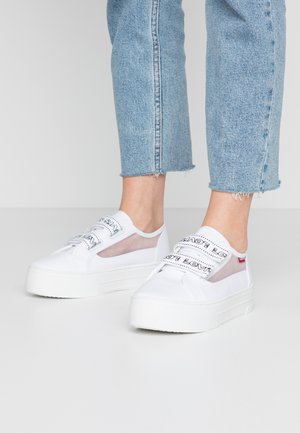 TIJUANA - Sneakers laag - brilliant white