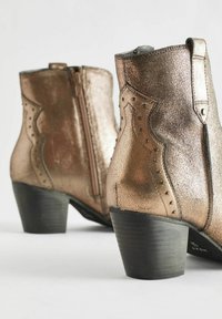 Next FOREVER COMFORT - Kovboju/motociklistu tipa puszābaki - metallic