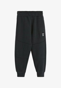 Selezionato, off black
