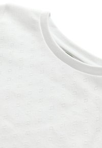 Non sélectionné, white