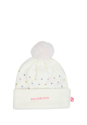 Bonnet d'hiver blanc en maille avec pompon, décoration de petites perles multicolores et texte rose "BILLIEBLUSH" sur le revers.