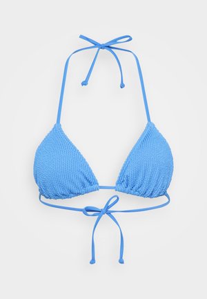 Top de biquíni azul com copas triangulares texturizadas e laços ajustáveis no pescoço e nas costas. Material suave, versátil para vários tamanhos.