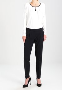 More & More Blusa - off-white