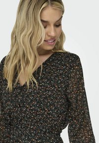 ONLY ONLCERA 3/4 SHORT WVN - Marškininė suknelė - black