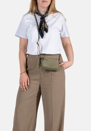 Burkely SPECIAL SARA - Umhängetasche - green