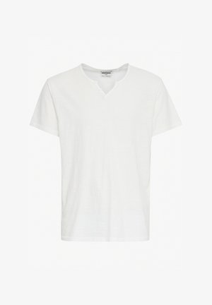 Lühikeste varrukatega valge T-särk pehmest kangast, millel on V-avaga kaelus koos kahe nupuga ja mugav lõige. Ilma mustrite ja aktsentideta.