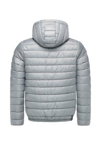 Grå pufferjakke med hætte, prydet med vandret quilted tekstur, elastisk kant og glat syntetisk materiale. Ingen synlige lukninger.