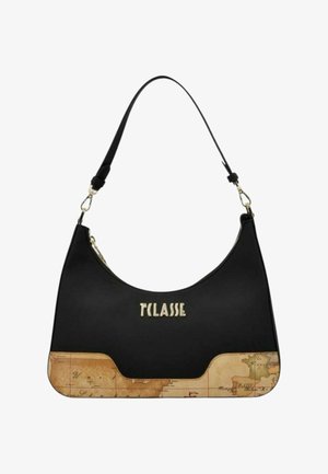 Borsa nera dalla forma curva, caratterizzata da un motivo a mappa testurizzato nella parte inferiore e dettagli con logo dorato. Tracolla regolabile inclusa.
