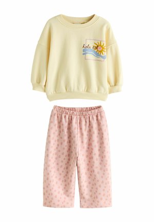 BARREL JOGGERS SET - Trainingsbroek - yellow animal print
