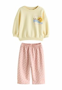 Unselected, yellow animal print