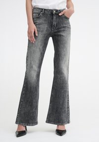 My Essential Wardrobe - SARIM - Jeans Bootcut - medium grey random wash Thumbnail-Bild 1