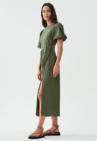 CALLI SELBY MIDI - Sukienka letnia