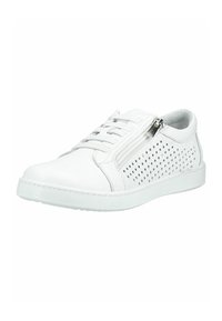 Bílá volnočasová teniska s perforovanými stranami, šňůrkami a bočním zipem na ploché gumové podešvi.