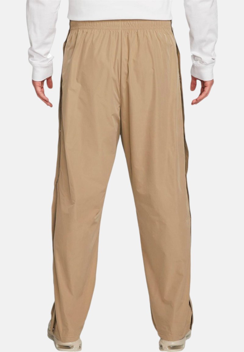 Nike Sportswear TEARAWAY - Teplákové kalhoty - khaki white