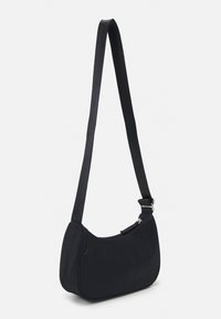 Weekday ZARI BAG - Mala de mão - black