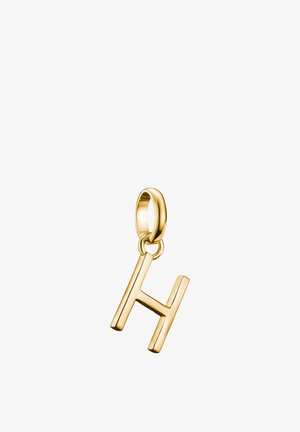 Ciondolo d'oro a forma della lettera "H" sospeso da un anello liscio e arrotondato su uno sfondo bianco.