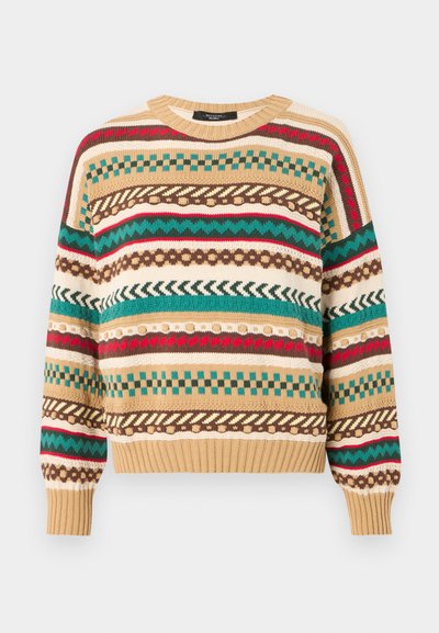 Maglione a maglia con schemi multicolori in rosso, verde e marrone su base beige. Collo tondo, polsini e orlo a costine. Vestibilità casual.
