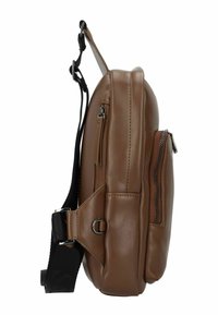 Borsa a tracolla in pelle marrone con tasca laterale con zip, strap regolabile e finitura liscia. Presenta una lucentezza discreta e un design essenziale.