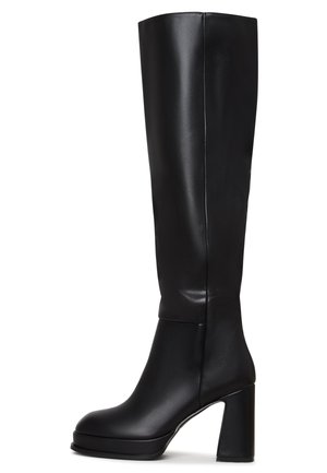 Botas negras hasta la rodilla hechas de cuero suave, con un tacón alto y grueso y una suela de plataforma, con un diseño elegante y minimalista.