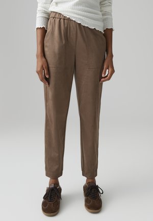 OPUS MID RISE ANKLE RELAXED FIT SUEDE LOOK - Pantaloni - cocoa