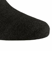 Sort ankelstrømpe lavet af et blødt, struktureret stof, med et sømløst tæedesign og uden synlige mønstre eller detaljer.