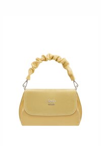 Väike kollane käekott kokkupandava sangaga ja esiküljel metallist RKO RYEKØ logo, tavalise valge taustaga.