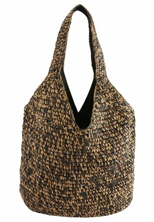 Grand sac cabas tissé marron et noir avec un motif texturé, une large bandoulière, une structure souple et un dessus ouvert.