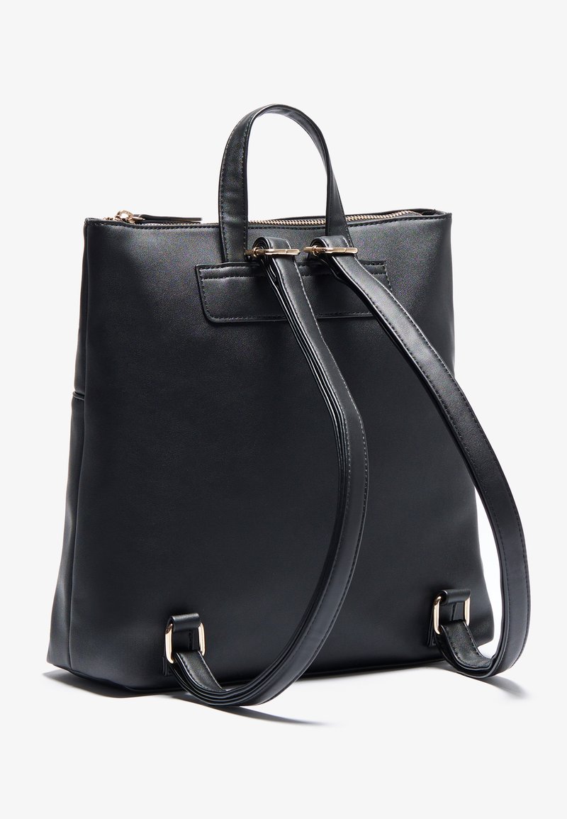 chanel vintage backpack mini CHANEL Pre-Owned 1990-2000 Small Duma Backpack | Black
