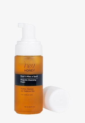 DON'T MISS A SPOT! PROPOLIS CLEANSING FOAM - Douchegel - -