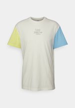 Lee Relaxed Color Block Tee Camiseta, Crudo, M Para Hombre