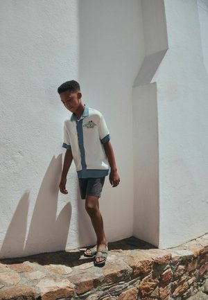 Next, REGULAR FIT - SHORT SLEEVE REVERE COLLAR SHIRT  . - Shirt - white blue palm border