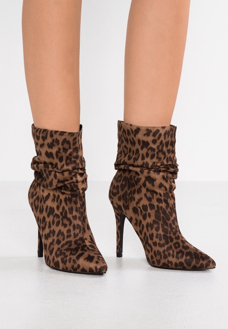 New Look Wide Fit Botines de tacón - stone