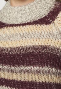 Object Sweter