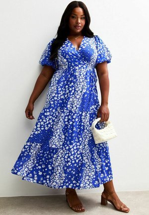 New Look Curves CURVES DITSY PRINT WRAP MIDI - Maxi-jurk - blue pattern