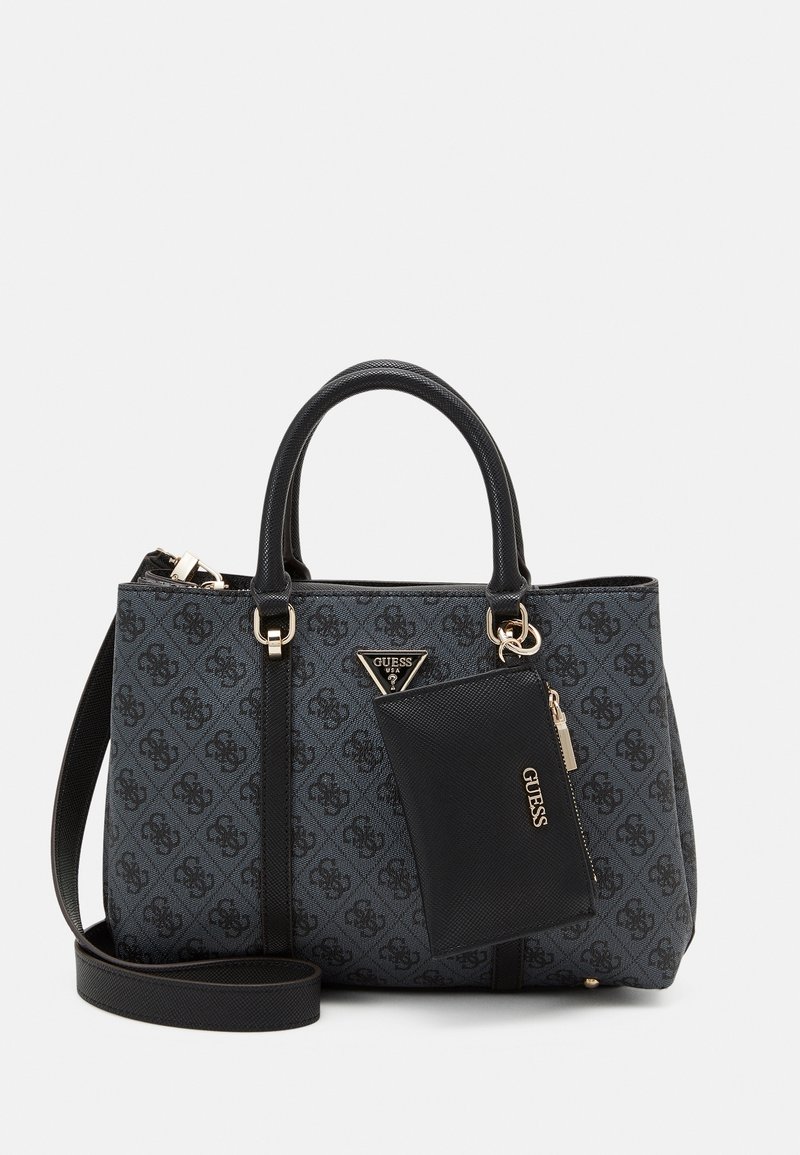 Sac à main Guess noir et gris à motif, avec doubles poignées, bandoulière amovible et pochette noire zippée attachée avec logo doré.