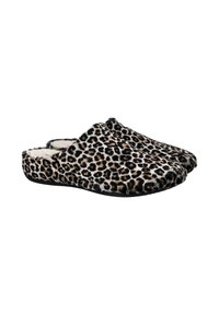 Zuecos de piel sintética con estampado de leopardo, con un suave forro interior y suela de goma negra, que presentan una punta redondeada y un diseño de parte trasera abierta.