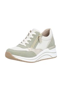 Scarpa da ginnastica verde chiaro e beige realizzata in pelle e camoscio, con sistema di allacciatura frontale e zip laterale, suola spessa bianca.