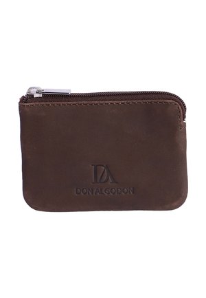 Pequeño bolso marrón oscuro de cuero con cremallera metálica y el logo "Don Algodon" grabado en la parte delantera.