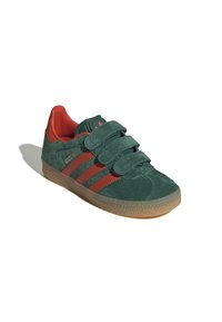 adidas Originals GAZELLE UNISEX - Trainers - collegiate green/preloved red/gum 3