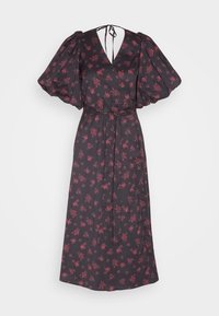Robe noire à fleurs avec manches bouffantes, décolleté en V profond et ceinture à la taille. Présente de petits motifs floraux rouges sur un tissu lisse.