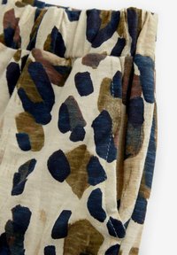 Šorti - animal print