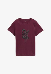 Unselected, bordeaux red