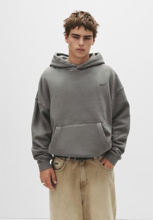 PULL&BEAR PATCH - Pulover s kapuco - grey